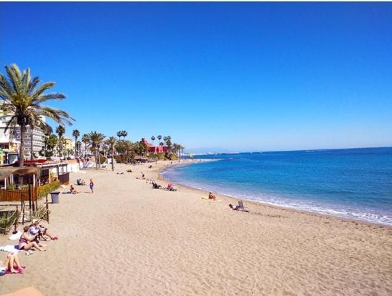 Chic Benalmadena Apartment Екстериор снимка